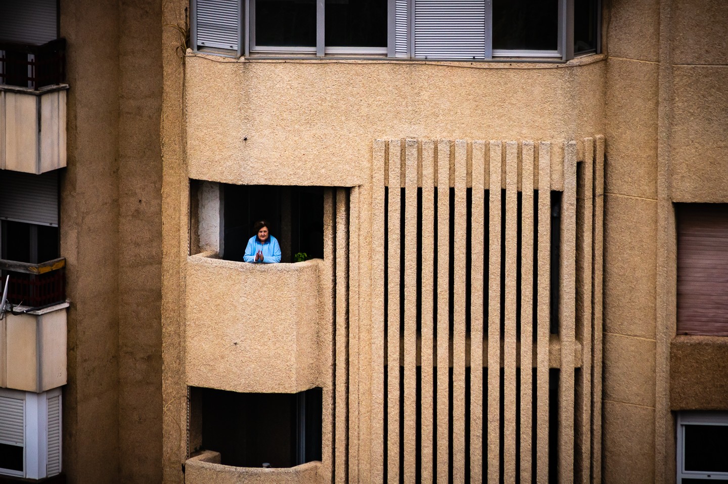 20200410-0406